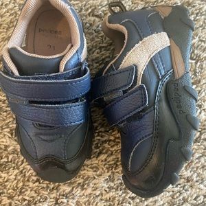 Leather shoes (like new)